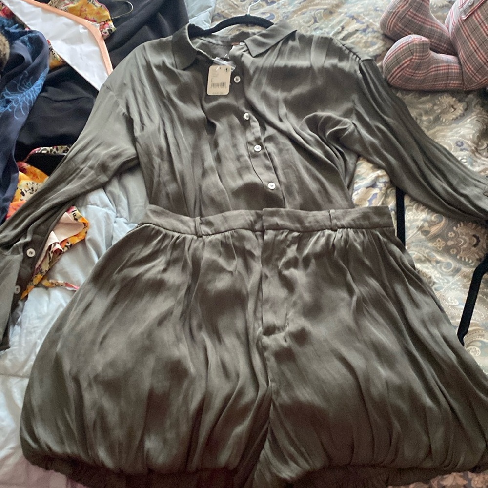 Free people balloon, short set